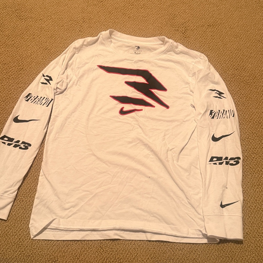 Nike x russel Wilson exclusive white graphic tee size xl boys